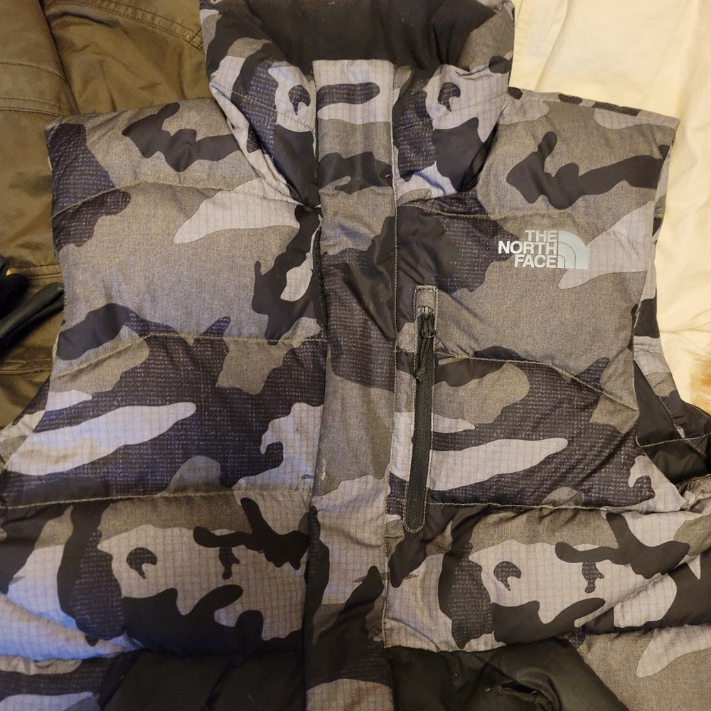 Like new The North Face Down Vest Size Small